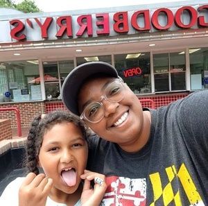 Meet your Posher, Casey